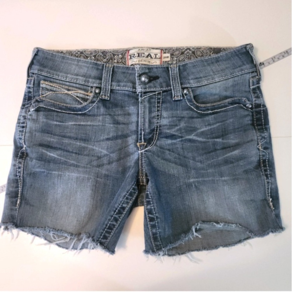Ariat Cut Off Denim Jean Shorts Women's Size 29 Blue Medium Wash Thick Stitch